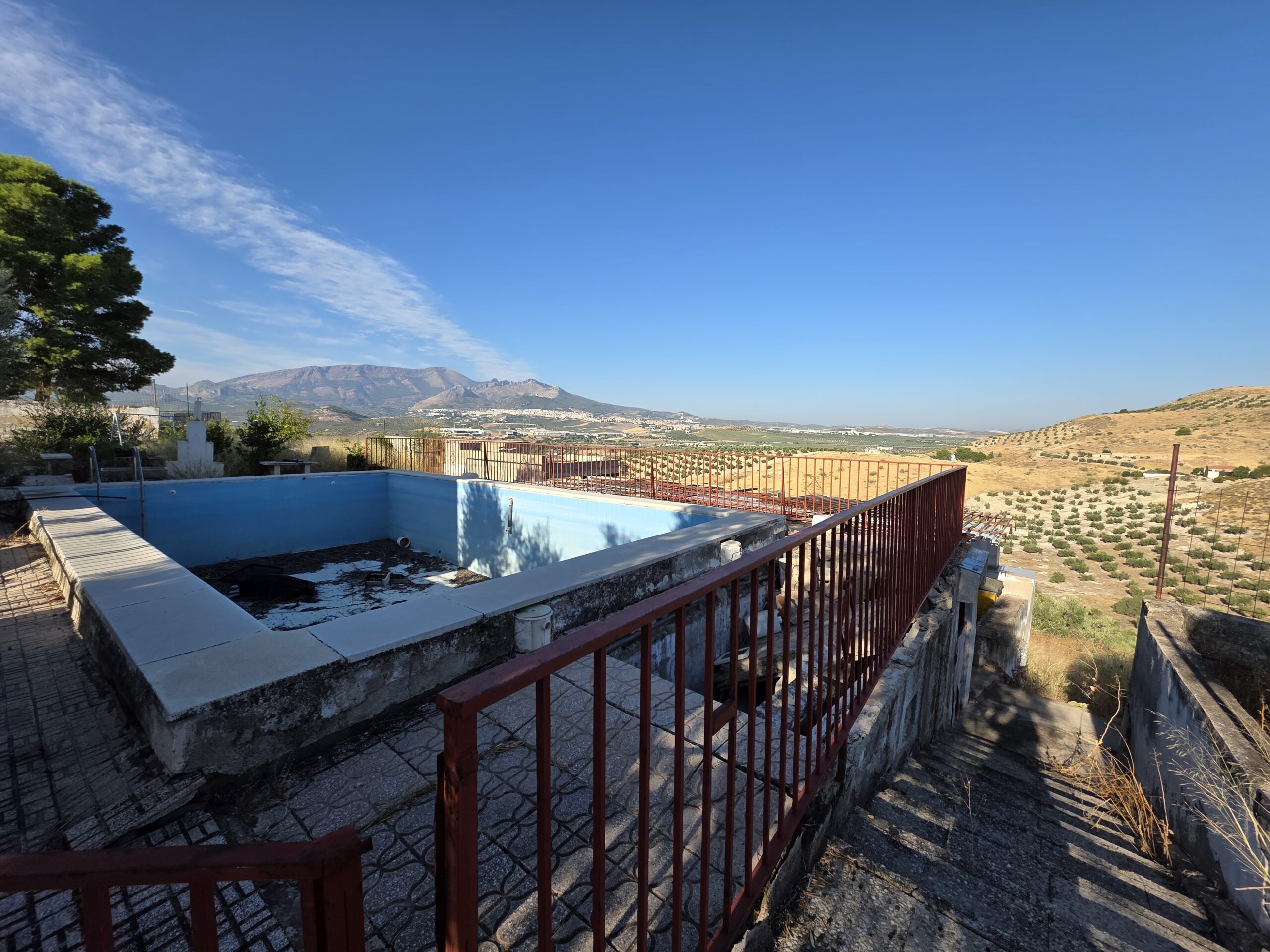 Casa de campo con piscina en venta