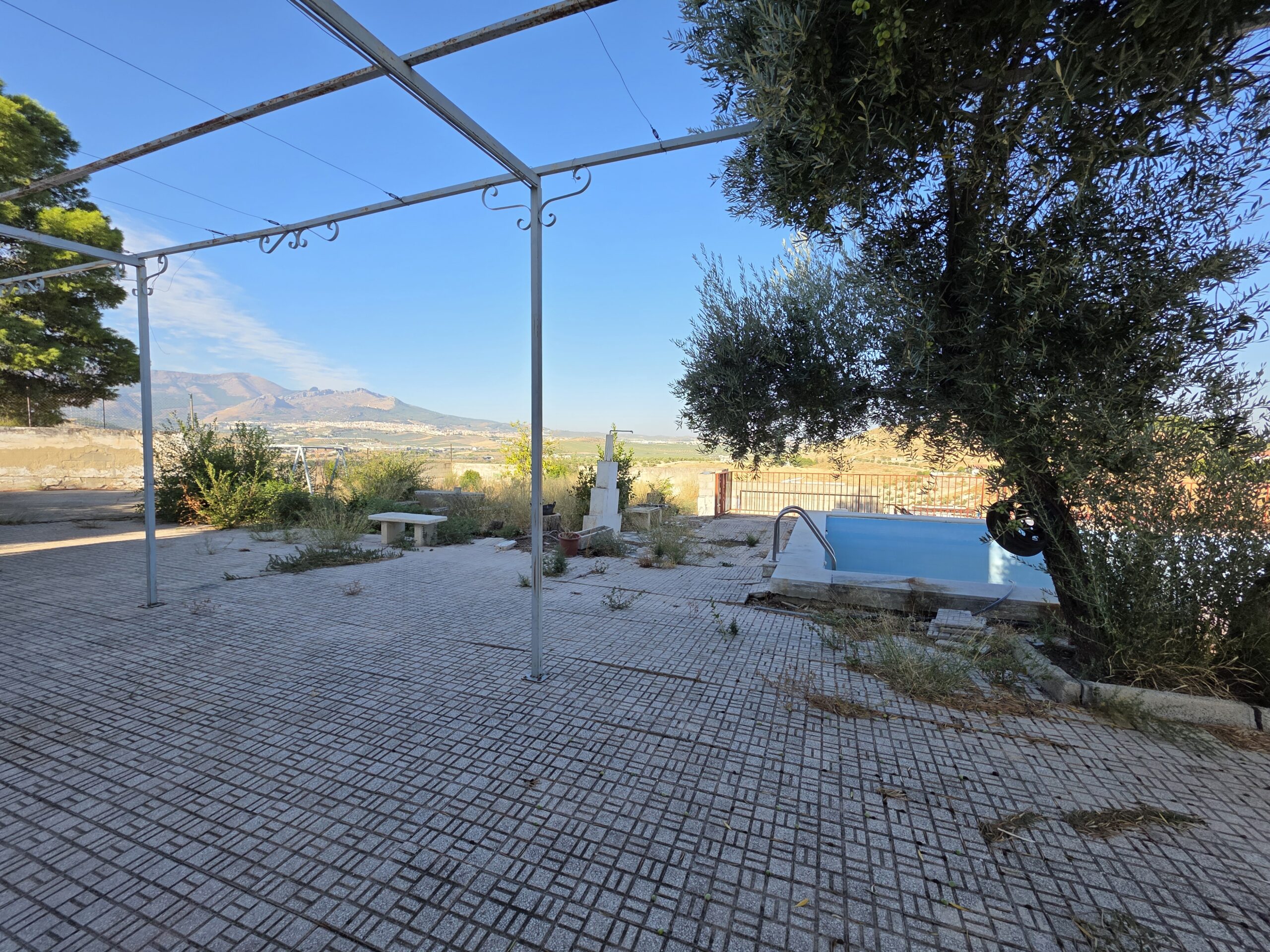 Casa de campo con piscina en venta